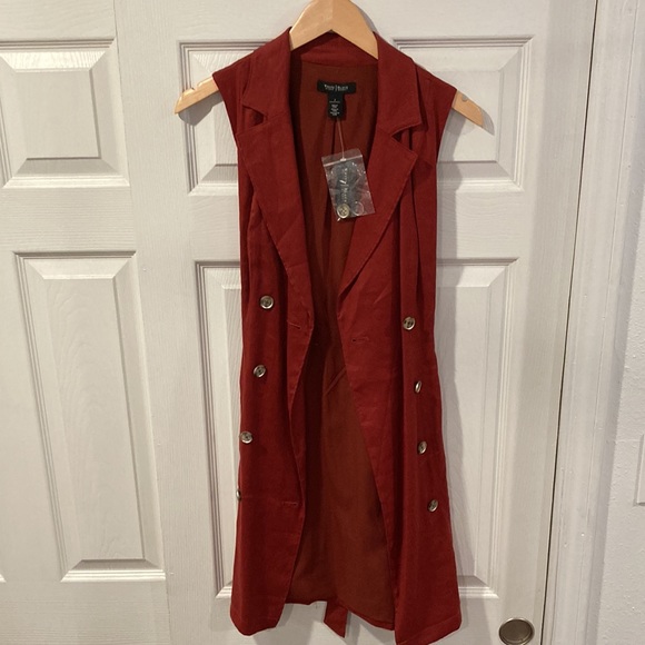 Rust colored vest - Picture 2 of 5